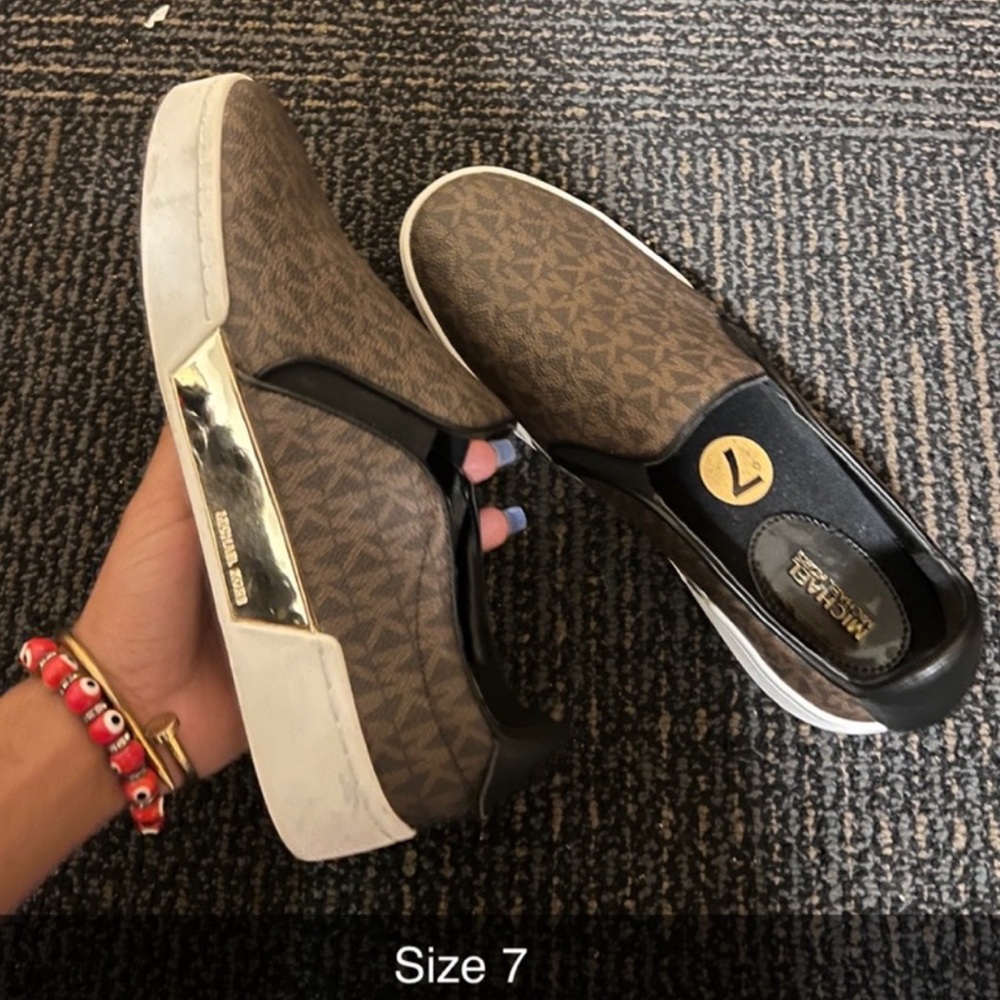 MK slippers